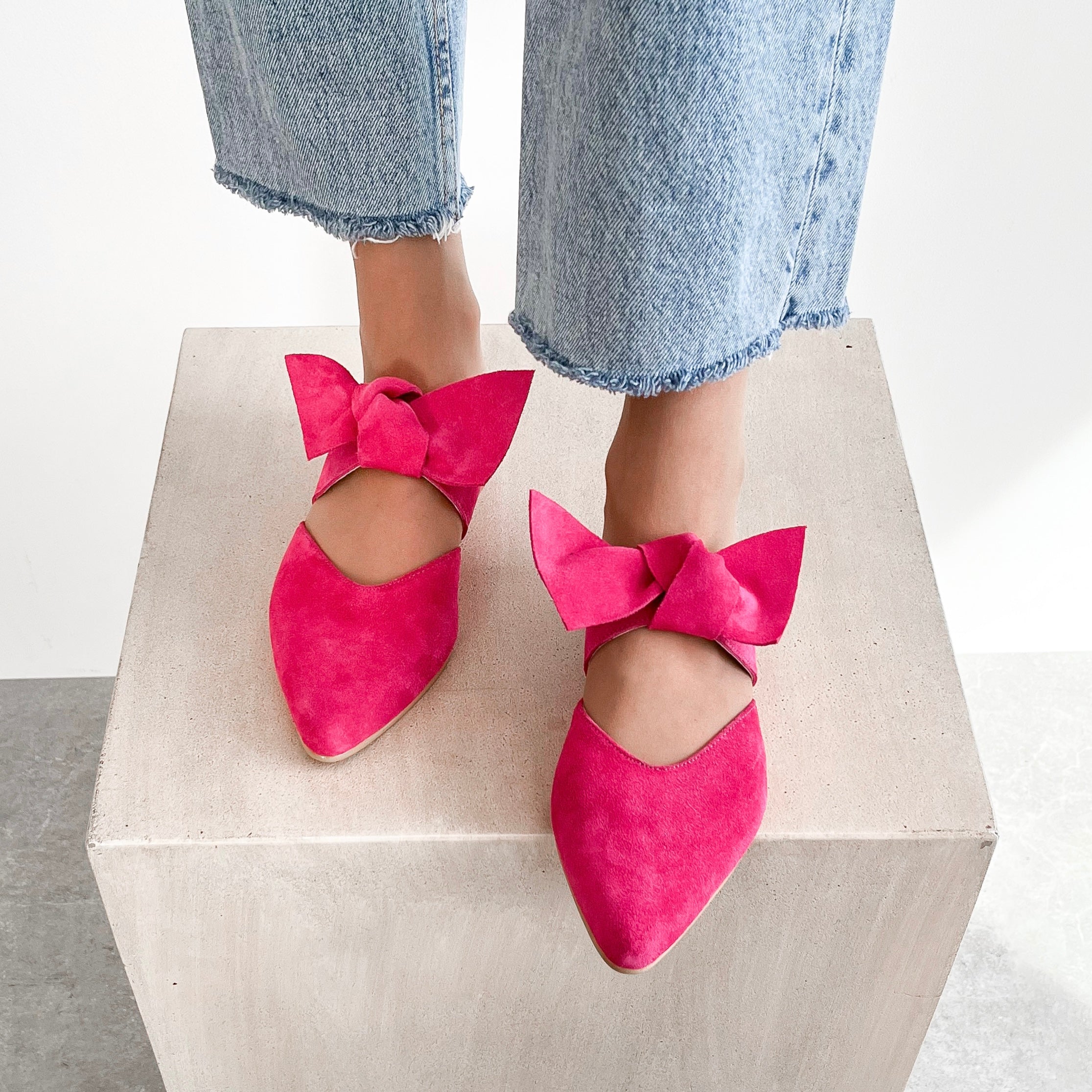 Suede Zapatos Bow Tie Precio Leonor Fucsia - Main Image